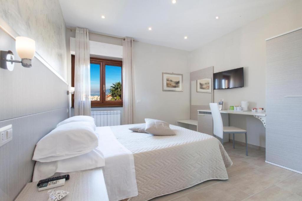 Rooms For Relax In Соренто Екстериор снимка